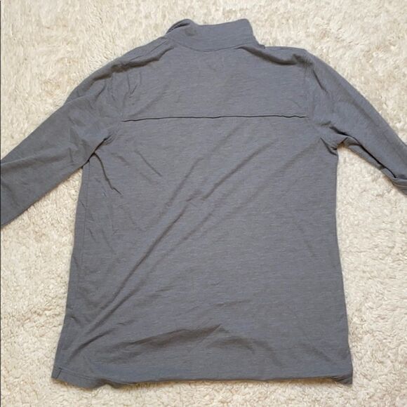 Abercrombie and Fitch Gray collared button down - Picture 3 of 16